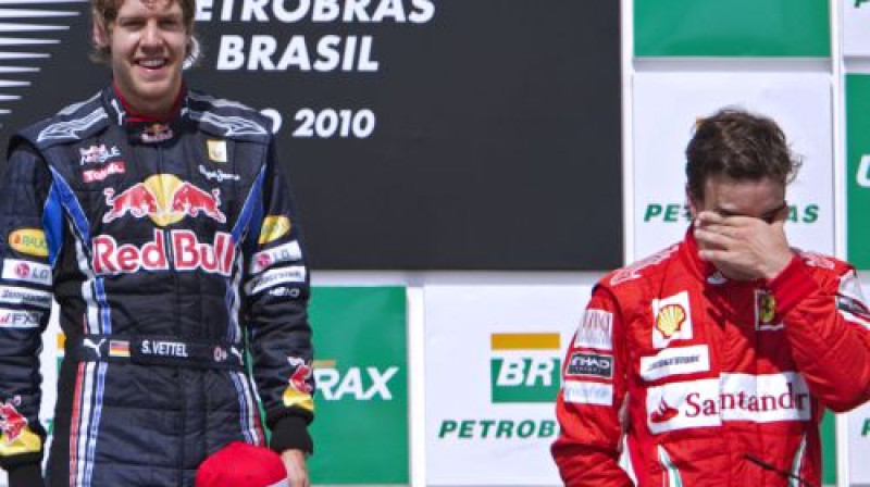 Pirms gada Fernando Alonso palika "Red Bull" zvaigznes Sebastjana Fetela ēnā. Vai tā būs arī šogad?
Foto: AFP/Scanpix