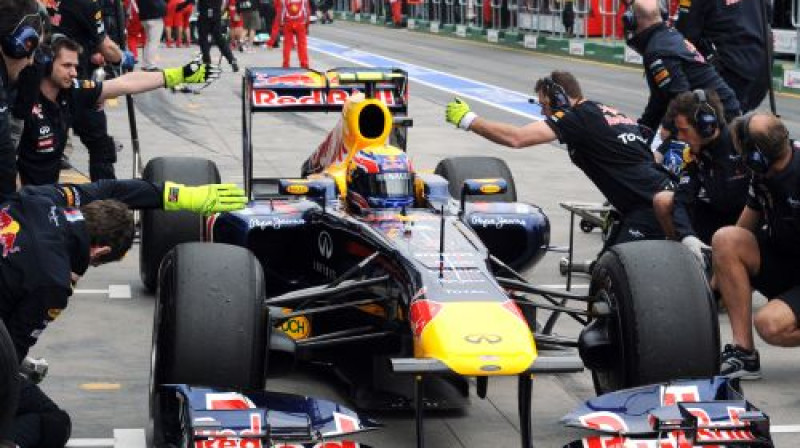 Pirmo treniņu ātrākais braucējs Marks Vēbers ("Red Bull")
Foto: AFP/Scanpix