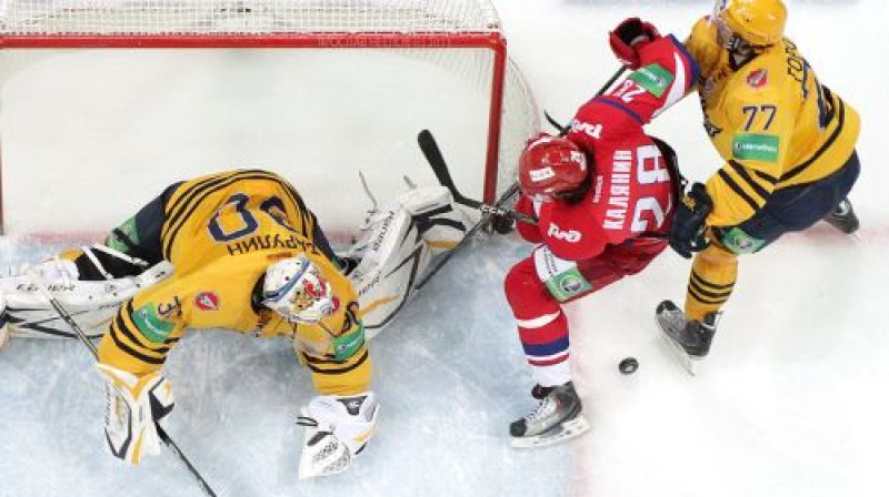 Konstantīns Baruļins spēlēja pārliecinoši, kaldinot ''Atlant'' uzvaru
Foto: hclokomotiv.ru