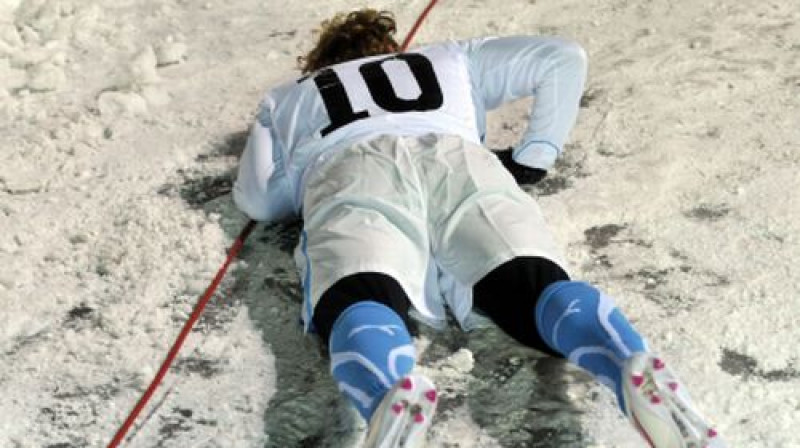 Djēgo Forlans Igaunijas sniegā
Foto: AFP/Scanpix