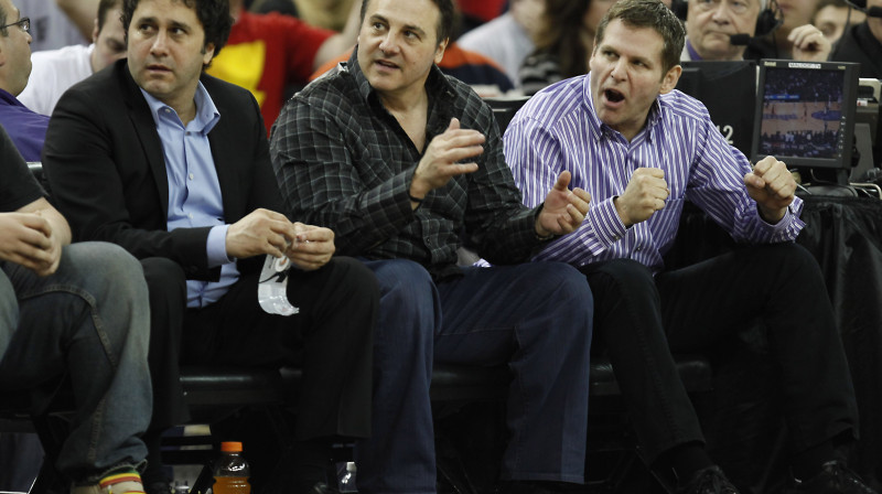 Brāļi Džordžs, Gevins un Džo Malūfi - "Kings" kluba īpašnieki 
Foto: AP/Scanpix