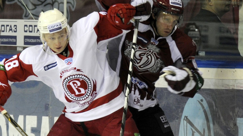 Arvīds Reķis "Dinamo" formā arī nākamsezon
Foto: Romāns Kokšarovs, Sporta Avīze, f64