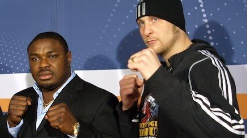 Semjuels Pīters un Roberts Heleniuss
Foto: boxingscene.com