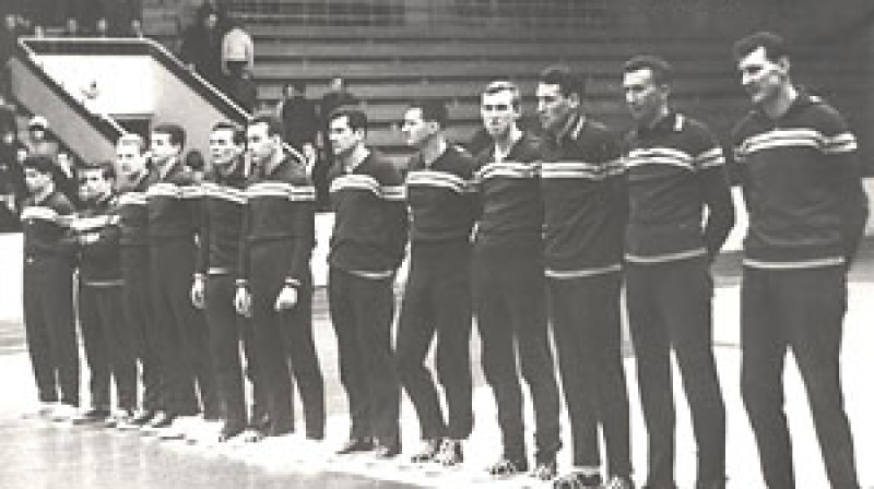 VEF meistari: Visvaldis Eglītis, pirmais no labās.

Foto:lbs.lv