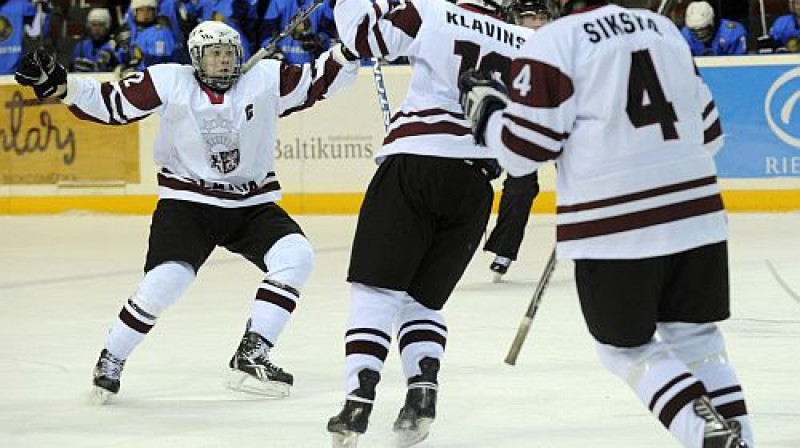 Latvijas U-18 izlase var līksmot
Foto: Romāns Kokšarovs, Sporta Avīze, f64
