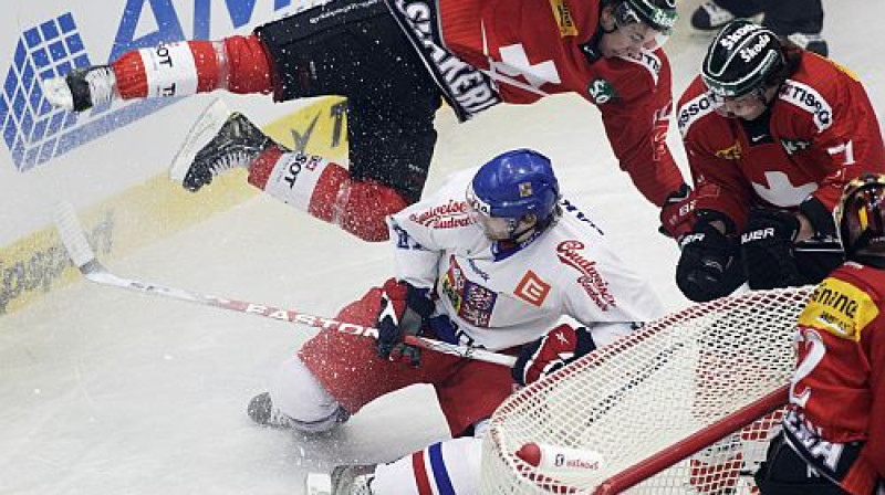 Spraiga cīņa Čehijas un Šveices mačā
Foto: Reuters/Scanpix