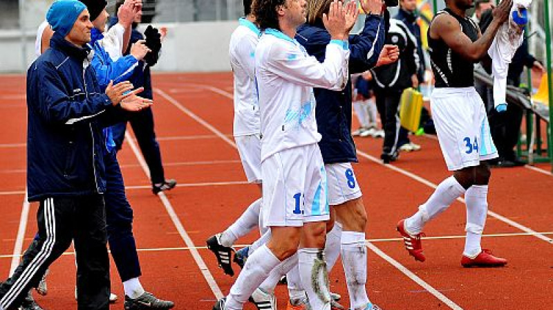 "Jūrmalas" futbolisti pārsteidza
Foto: Romualds Vambuts
