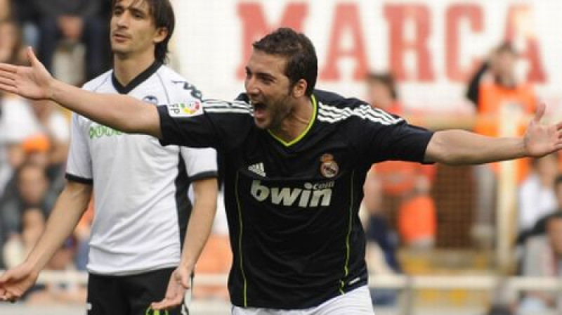 Gonsalo Iguaina ("Real Madrid") kontā sestdienas vakarā Valensijā trīs vārtu guvumi un divas rezultatīvas piespēles
Foto: AP/Scanpix
