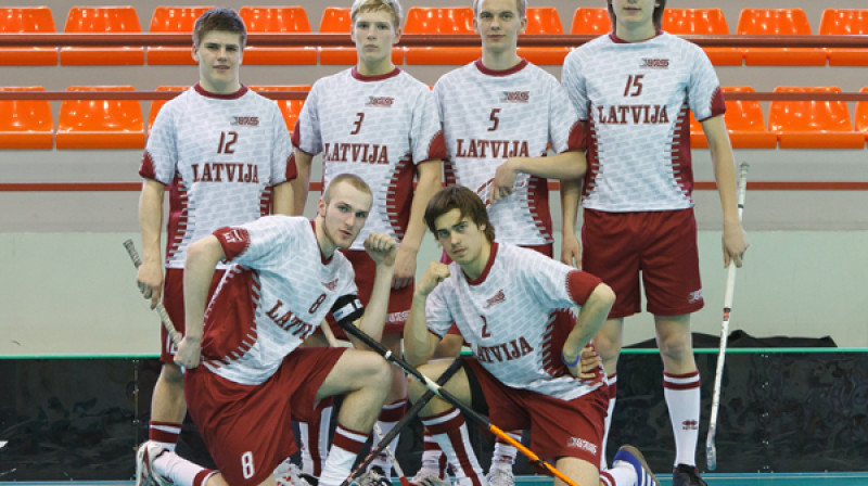 Latvijas junioru izlasē visvairāk ir Lielvārdes florbola audzēkņu - seši
Foto: Mārtiņš Šults