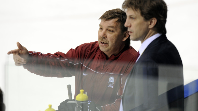 Sandis Ozoliņš un Oļegs Znaroks
Foto: Romāns Kokšarovs, Sporta Avīze, f64