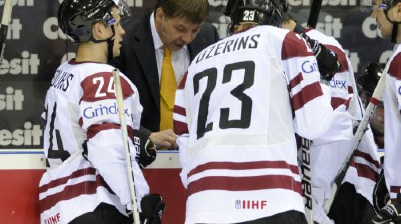 Oļegs Znaroks un viņa padotie ir apņēmības pilni beidzot pievārēt Somiju
Foto: Romāns Kokšarovs, Sporta Avīze, f64