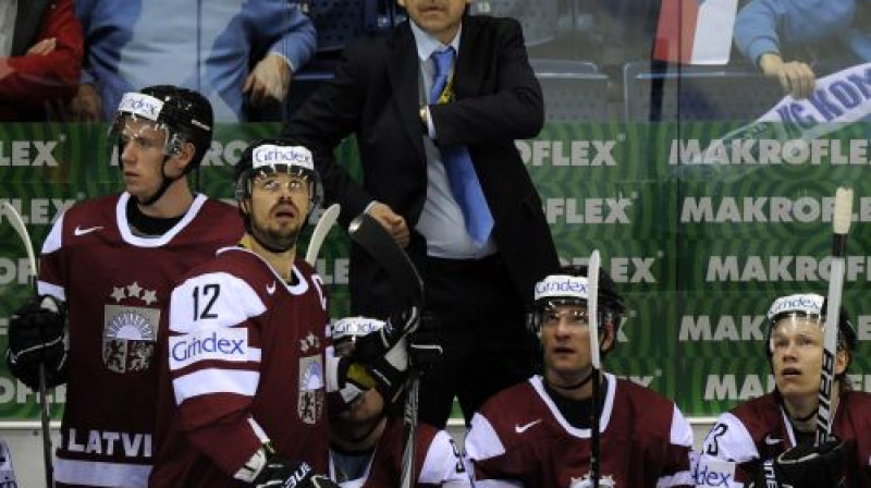 Oļegam Znarokam un viņa padotajiem jālūkojas pēc vietas saglabāšanas Elitē
Foto: Romāns Kokšarovs, Sporta Avīze, f64