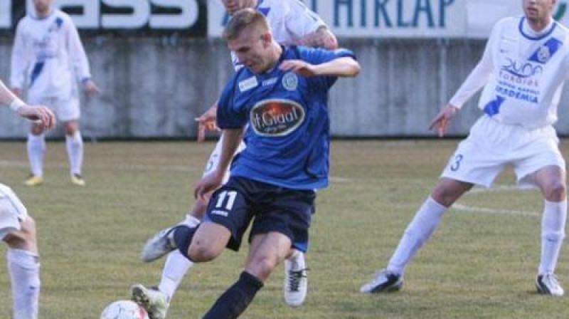 Daniils Turkovs starp pretinieku spēlētājiem
Foto: ztefc.hu