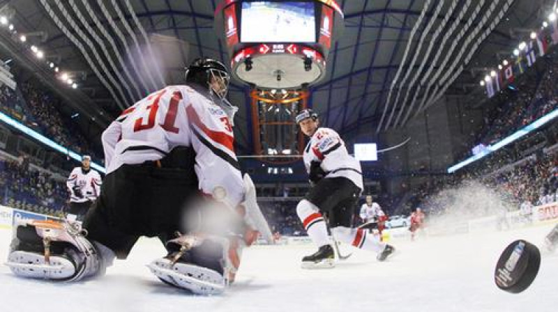 Šodien ripa austriešu vārtos ielidoja tikai divreiz
Foto: iihf.com