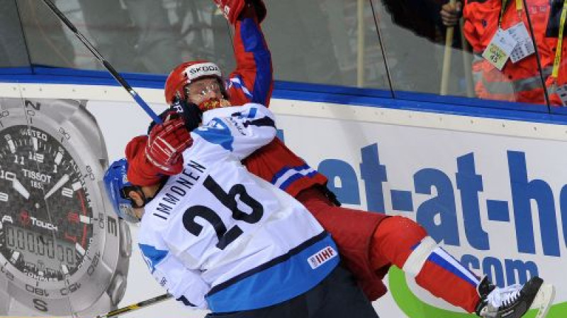 Jarko Imonena spēka paņēmiens pret Vitāliju Atjušovu
Foto: AFP/Scanpix