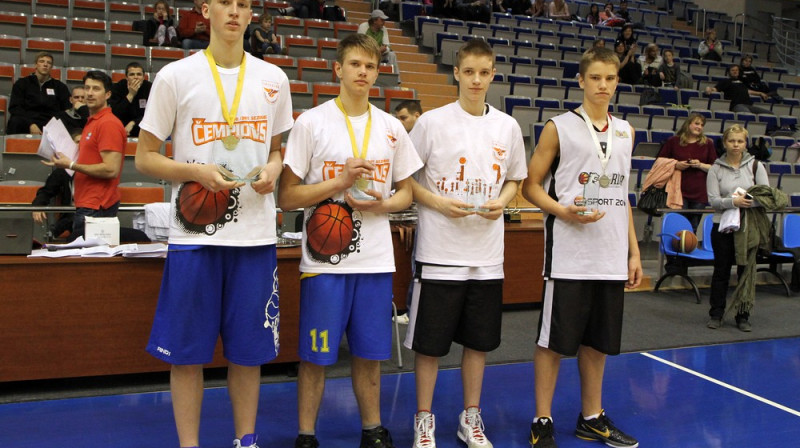 Latvijas U15 izlases kandidātu sarakstā iekļauti arī Swedbank LJBL čempionāta labākie spēlētāji Rinalds Mālmanis, Ričards Melderis, Rauls Avenītis un Ervīns Mežnieks. 
Foto: Mārtiņš Sīlis