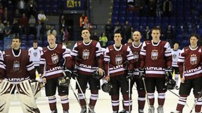 Latvijas hokeja līdzjutēji gaida no hokejistiem vislabāko sniegumu

Foto: Romāns Kokšarovs, F64, SA+