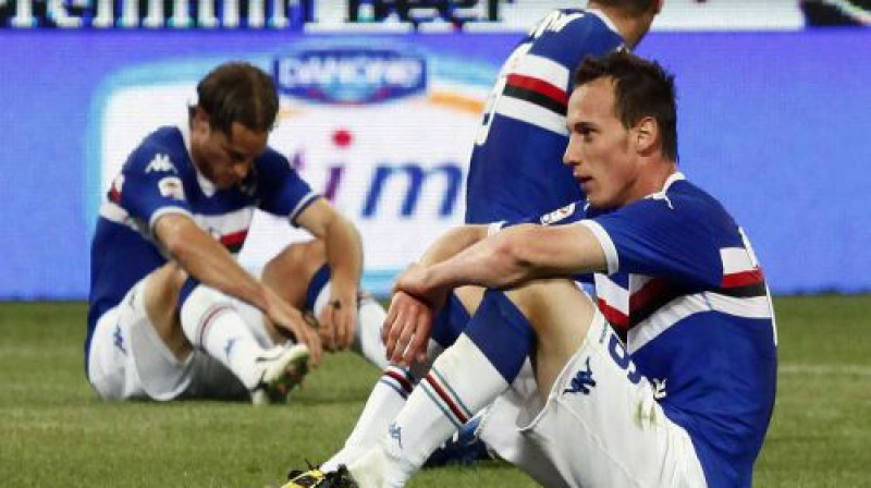 Kas augstu kāpj, tas zemu krīt...
Foto: AP/Scanpix