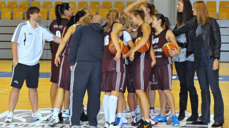 Pirmā nodarbība 2. maijā
Foto: Romualds Vambuts, Sportacentrs.com