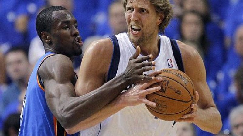 Seržs Ibaka pret Dirku Novicki
Foto: Reuters/Scanpix