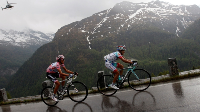 Hosē Rujano Žuljēns un Alberto Kontadors
Foto: AP/Scanpix
