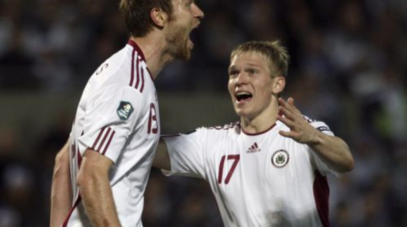 Kaspars Gorkšs (no kreisās) nepilnu divu gadu laikā pret Izraēlu guvis divus vārtus. Vai viņam izdosies gūt arī trešos?
Foto: AP/Scanpix