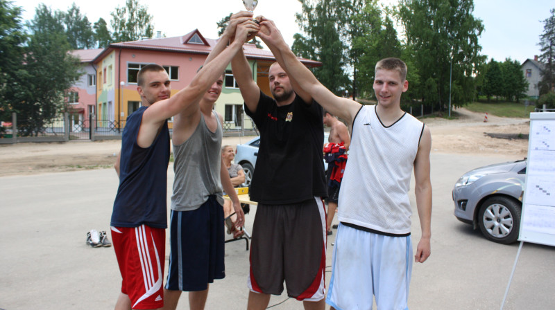 Uzvarētājkomanda "Neglīts", Foto: Agnis Beķeris