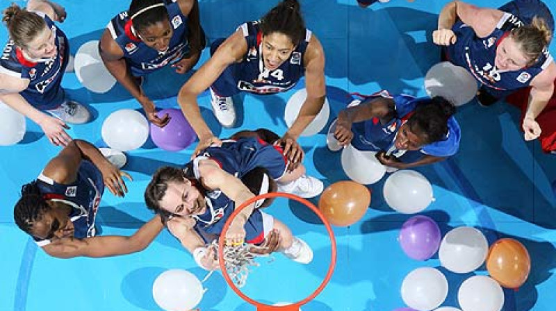 Pirms diviem gadiem Rīgas arēnā priecājās Francijas basketbolistes
Foto: www.fibaeurope.com