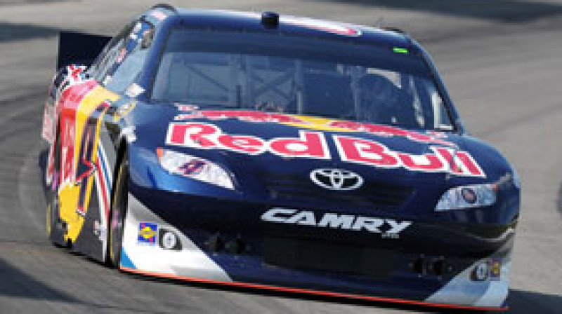 Keisijs Keins pie "Red Bull" komandas "Toyota" auto stūres.
Foto: AP/Scanpix