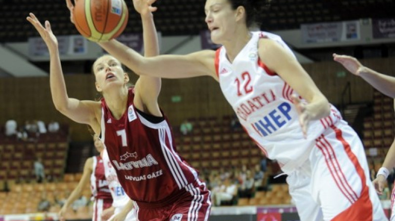 Zane Tamane: 14 punktu un 9 atlēkušās bumbas pret Horvātiju.
Foto: Romāns Kokšarovs, Sporta Avīze/f64