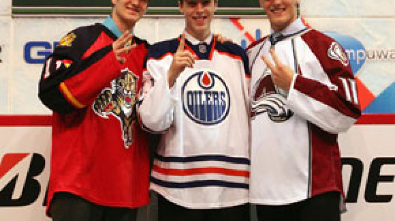 NHL drafta pirmās trīs izvēles.
Foto: AP/Scanpix