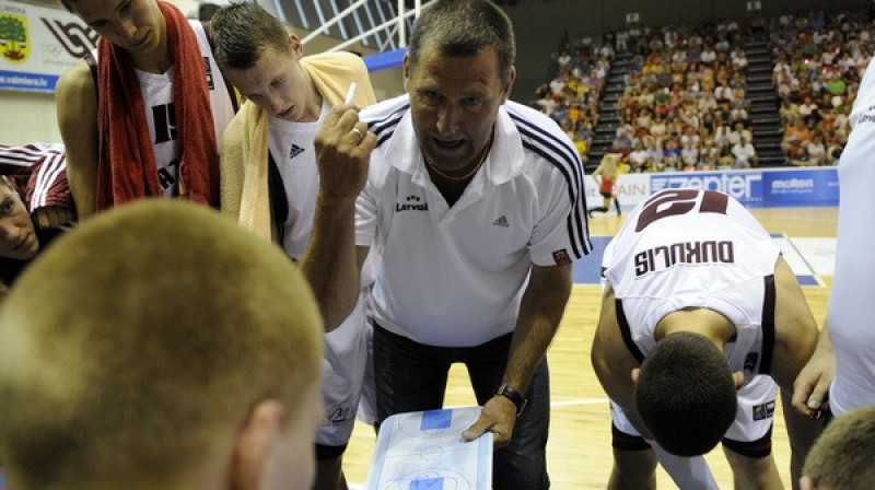 Ziedonis Jansons minūtes pārtraukumā
Foto: Romāns Kokšarovs, Sporta Avīze, f64