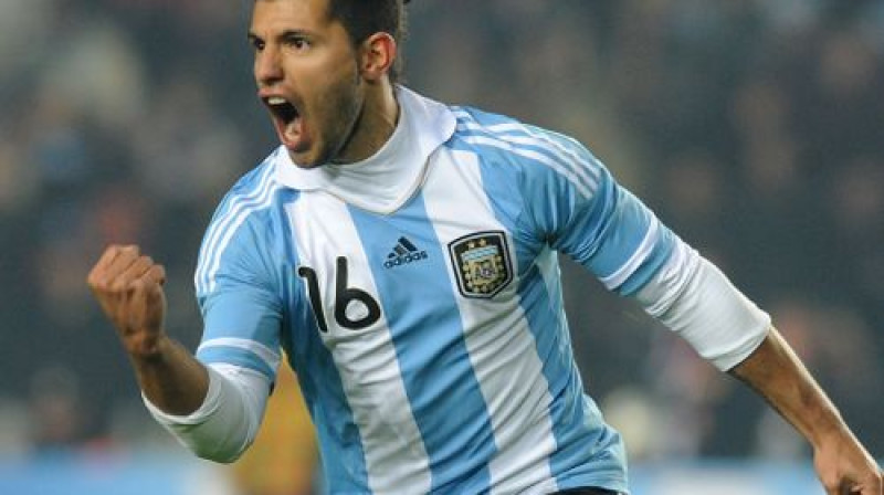 Serhio Aguero atzīmē vārtu guvumu sešas minūtes pēc iziešanas laukumā
Foto: AFP/Scanpix