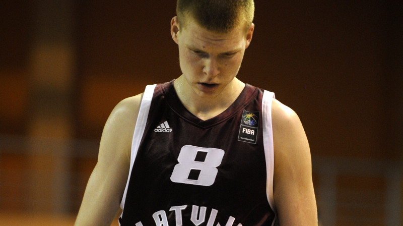 Dāvis Bertāns vakar iemeta tikai 3 no 19 metieniem
Foto: Romāns Kokšarovs, Sporta Avīze, f64
