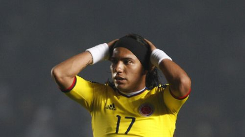 Dairo Moreno pirmajā puslaikā, sitot garām tukšiem vārtiem, neizmantoja fantastisku izdevību
Foto: AP/Scanpix