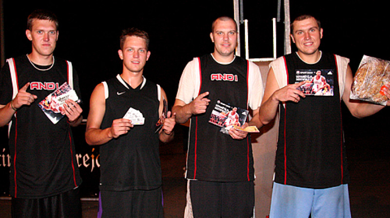 Jelgavas "Armet" - Andris Justovičs, Gatis Justovičs, Arvis Vālodze, Edgars Krūmiņš
Foto: Renārs Buivids
