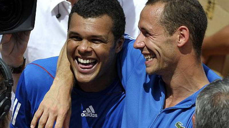 Žo-Vilfrīds Tsonga un Mikels Lodrā
Foto: AFP/Scanpix