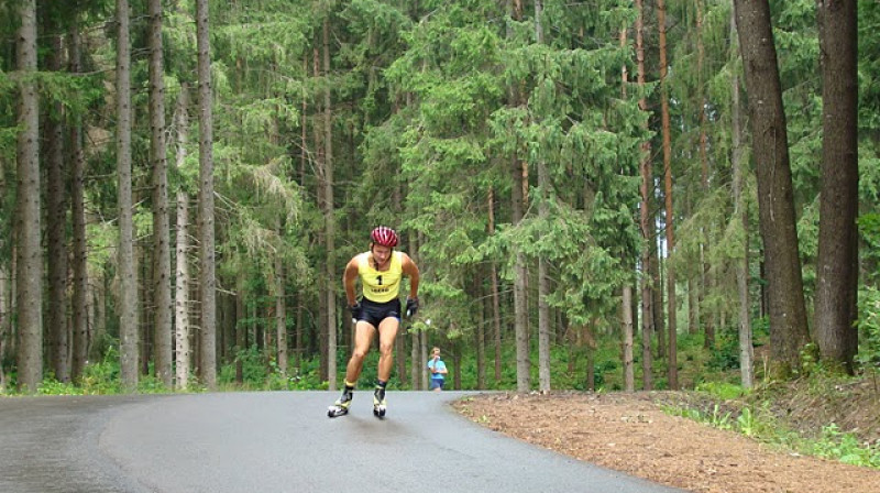 Smecersila trasē Rinalds Kostjukovs.  Foto no "Rollertour" arhīva