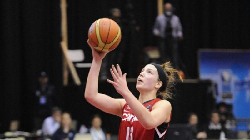 Kanādas uzbrucēja Mišela Plufe trešdien guva 24 punktus uzvarā pār ASV
Foto: fiba.com