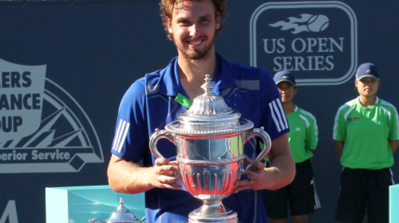 gan 2010., gan 2011.gadā Ernests Gulbis tika pie ATP titula. Vai izdosies arī 2012.gadā?
Foto: AFP/Scanpix
