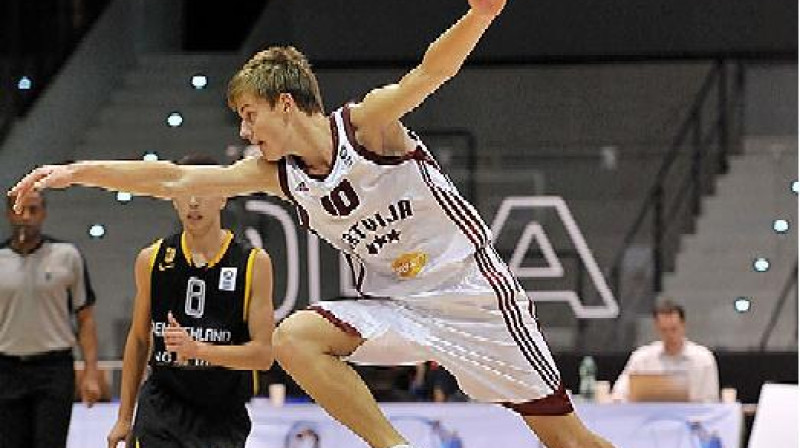 Dāvis Geks bija Latvijas U16 izlases rezultatīvākais spēlētājs mazā pusfināla spēlē pret Vāciju
Foto: fibaeurope.com