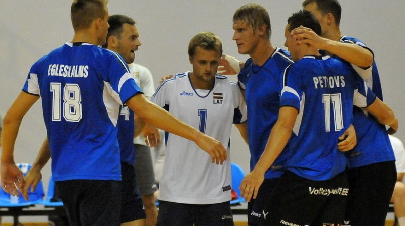 Latvijas izlases volejbolisti
Foto: Romualds Vambuts