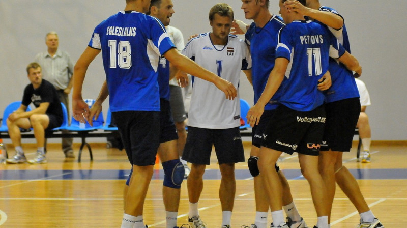 Latvijas volejbolisti 
Foto: Romualds Vambuts, Sportacentrs.com