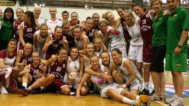 Latvijas un Lietuvas U20 sieviešu basketbola valstsvienības
Foto: www.womensbasketball-in-france.com