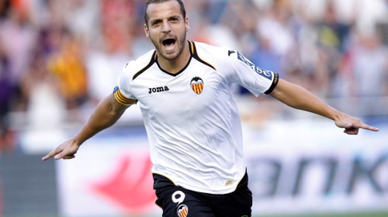 Roberto Soldado ("Valencia") sestdienas vakarā "Mestalla" kļuva par Valensijas vienības galveno varoni
Foto: AP/Scanpix