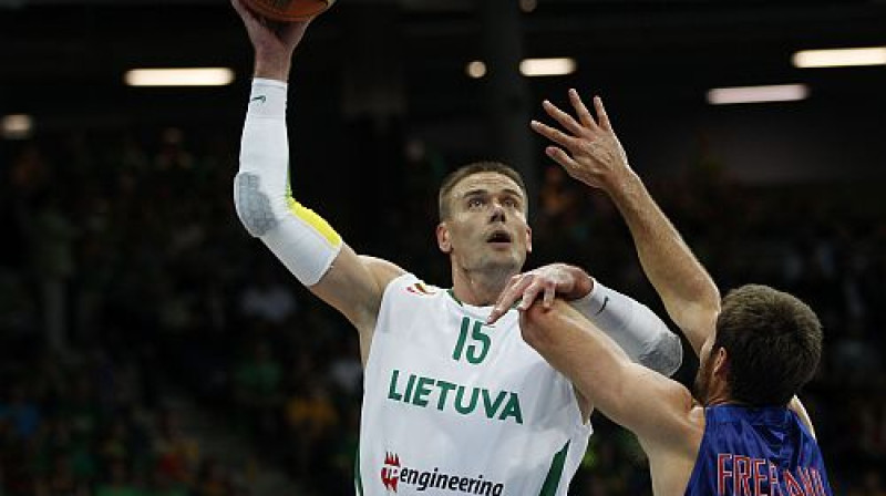 Roberts Javtoks ar partneriem pret britiem pamocījās
Foto: AP/Scanpix