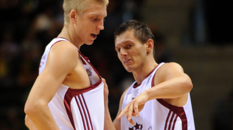 Mareks Mejeris un Jānis Blūms 
Foto: Romāns Kokšarovs, Sporta Avīze, f64