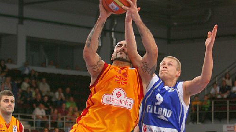 Pero Antičs (pa kreisi) tika pie double-double
Foto: AFP/Scanpix