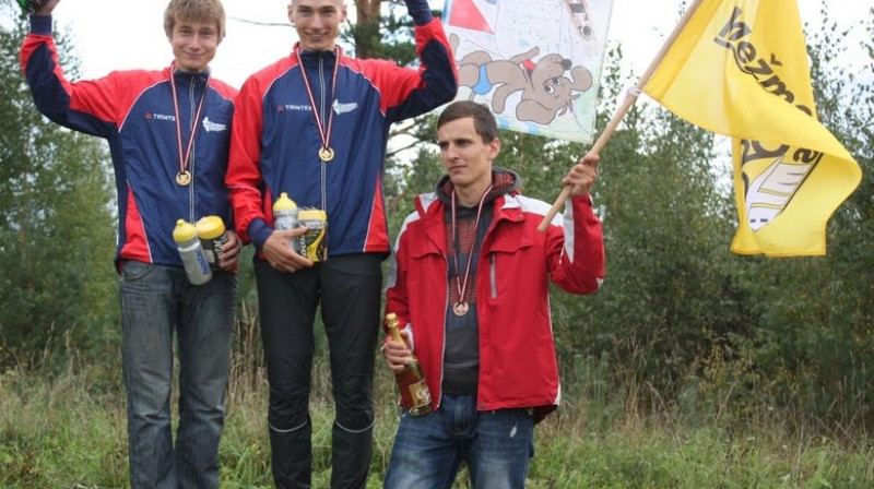 Vīriešu elites grupas uzvarētāji vidējā distancē
Foto: Dace Buža
