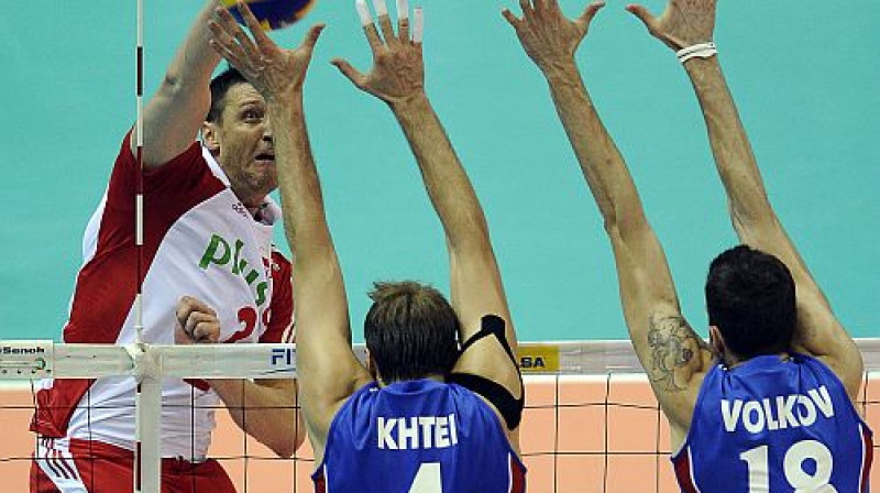 2009. gada MVP polis Pjotrs Gruška mēģina uzlauzt krievu bloku
Foto: AFP/Scanpix
